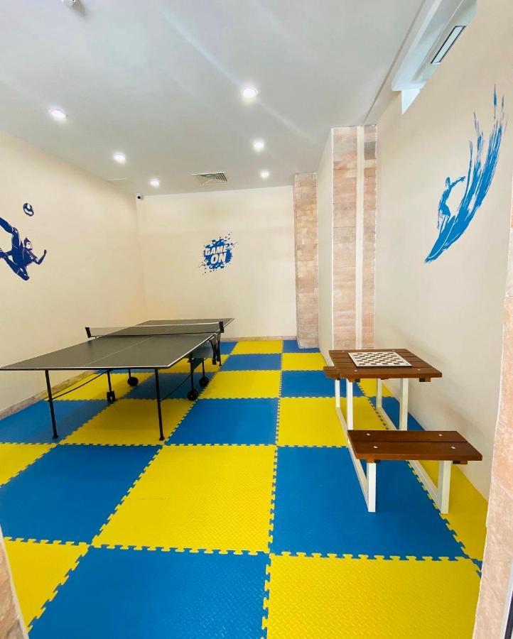 Planeta Hotel & Aquapark Free Beach Access Sunny Beach Eksteriør billede The table tennis room