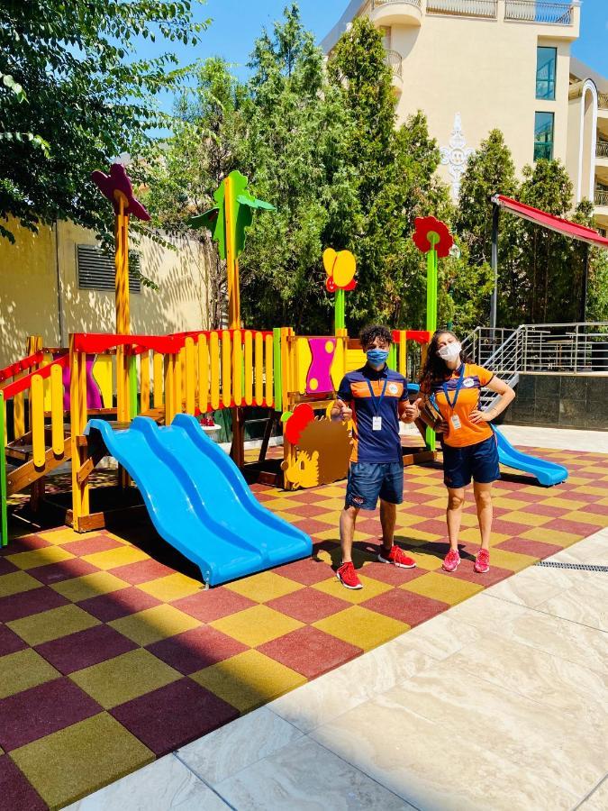Planeta Hotel & Aquapark Free Beach Access Sunny Beach Eksteriør billede Playground at the school
