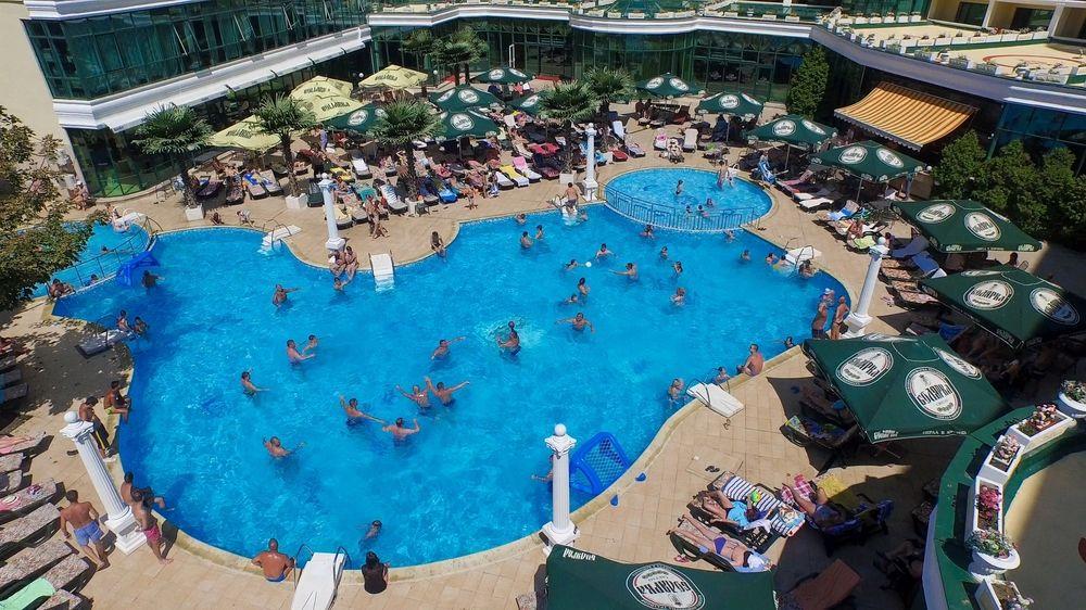 Planeta Hotel & Aquapark Free Beach Access Sunny Beach Eksteriør billede The swimming pool at the hotel