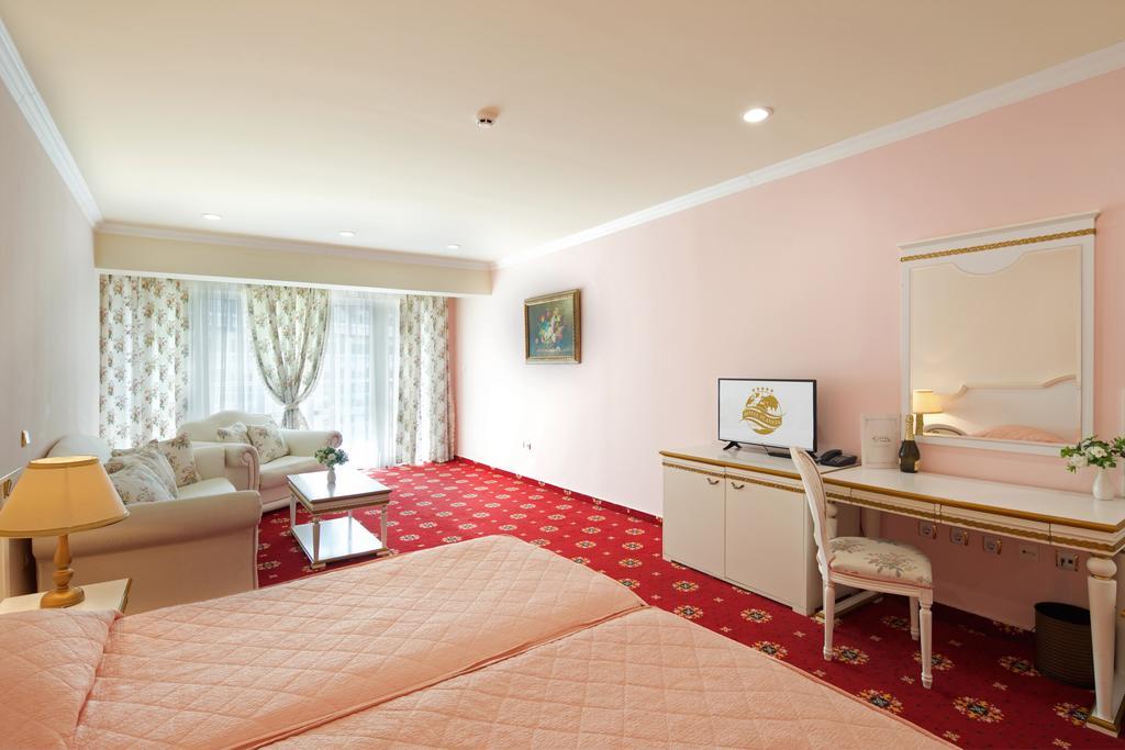 Planeta Hotel & Aquapark Free Beach Access Sunny Beach Eksteriør billede A room at the hotel