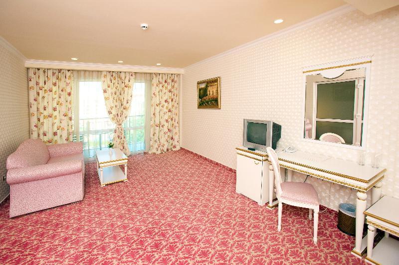Planeta Hotel & Aquapark Free Beach Access Sunny Beach Eksteriør billede A room at the hotel