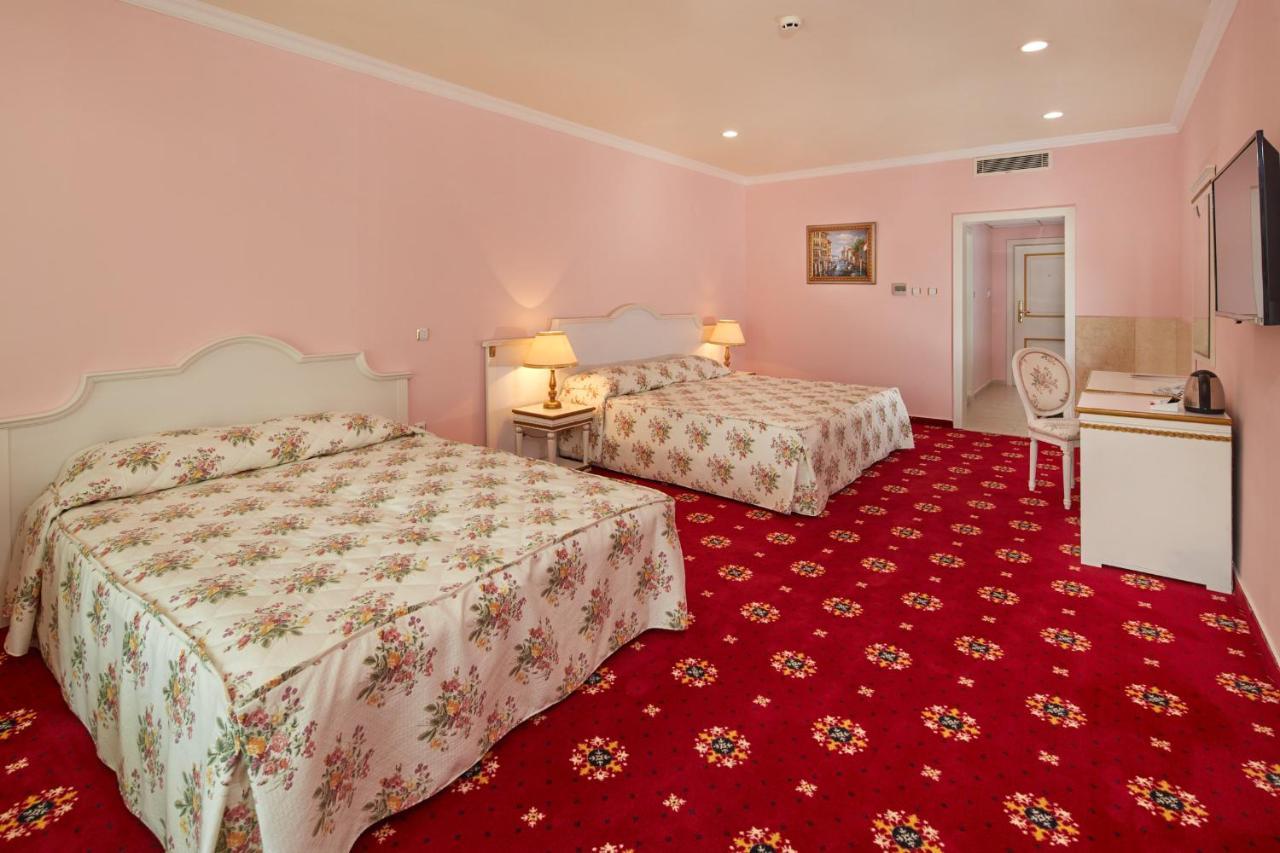 Planeta Hotel & Aquapark Free Beach Access Sunny Beach Eksteriør billede A room at the hotel